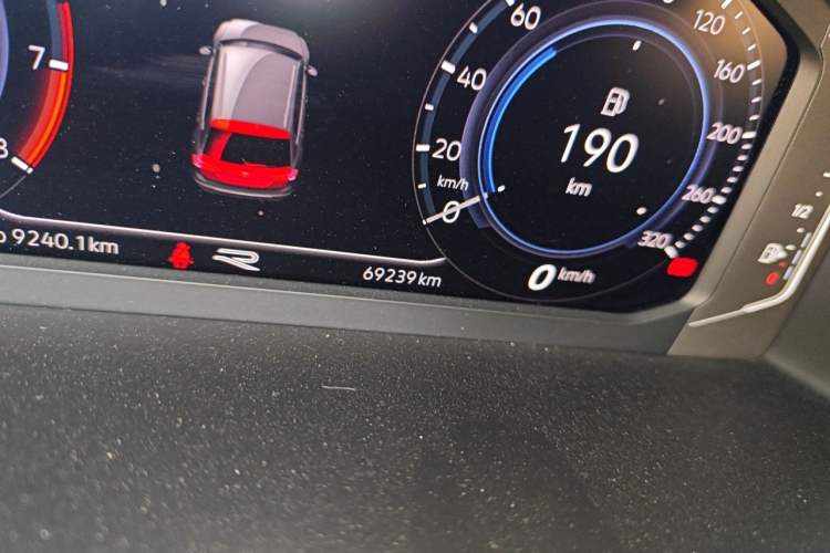 Used Volkswagen Tiguan L 2022 330TSI Automatic Two-Wheel Drive Smart Edition Odometer Close Up