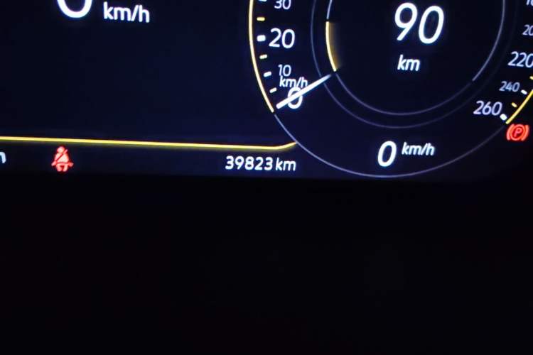 Used Volkswagen Tiguan L 2022 330TSI Automatic Two-Wheel Drive Smart Edition Odometer Close Up