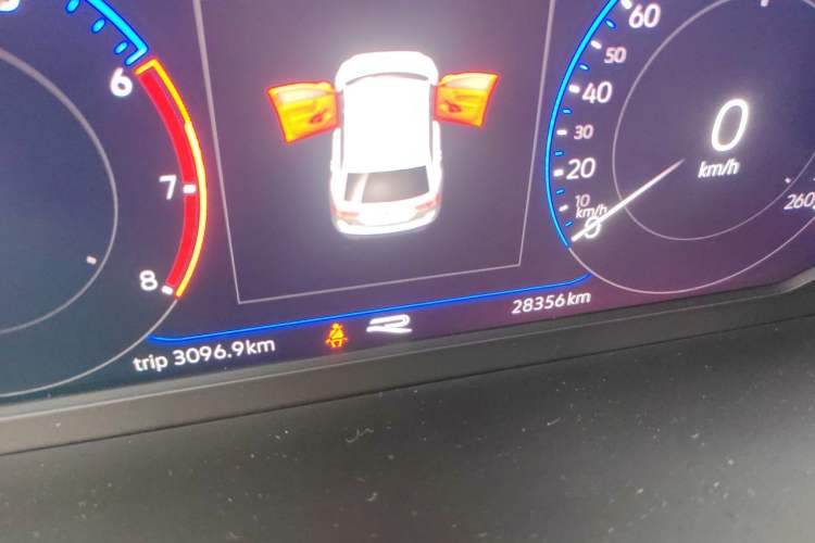 Used Volkswagen Tiguan L 2022 330TSI Automatic Two-Wheel Drive R-Line Enhanced Edition Odometer Close Up