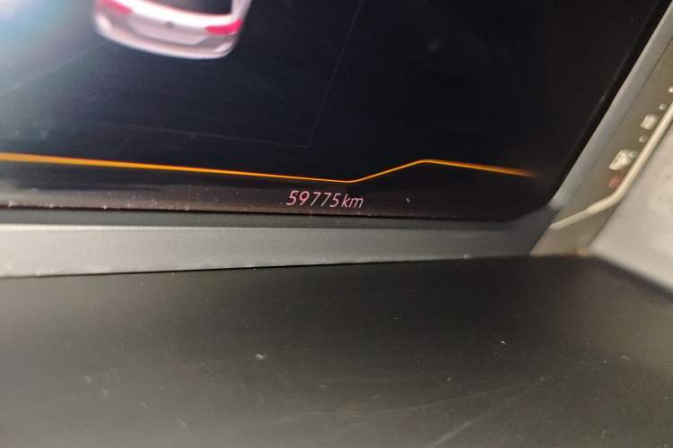 Used Volkswagen Tiguan L 2022 330TSI Automatic Two-Wheel Drive R-Line Enhanced Edition Odometer Close Up