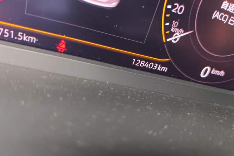 Used Volkswagen Tiguan L 2022 330TSI Automatic Two-Wheel Drive Smart Edition Odometer Close Up