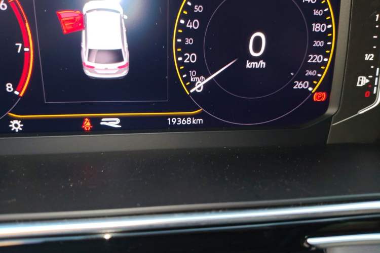 Used Volkswagen Tiguan L 2022 330TSI Automatic Two-Wheel Drive R-Line Enhanced Edition Odometer Close Up