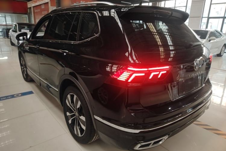 Used Volkswagen Tiguan L 2022 330TSI Automatic Two-Wheel Drive R-Line Enhanced Edition Rear Left 45 Deg
