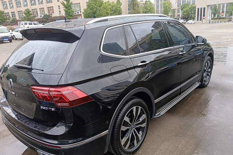 Used Volkswagen Tiguan L 2022 330TSI Automatic Two-Wheel Drive R-Line Enhanced Edition Rear Right 45 Deg