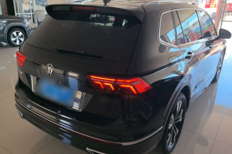 Used Volkswagen Tiguan L 2022 330TSI Automatic Two-Wheel Drive R-Line Enhanced Edition Rear Right 45 Deg