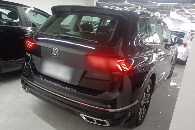 Used Volkswagen Tiguan L 2022 330TSI Automatic Two-Wheel Drive R-Line Enhanced Edition Rear Right 45 Deg