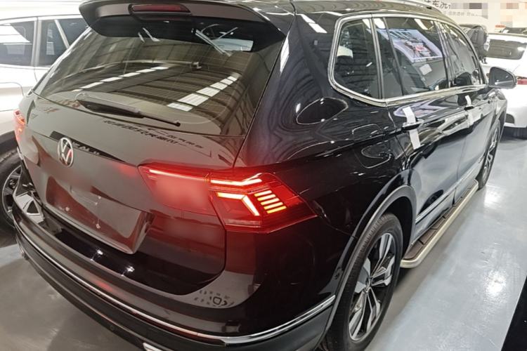 Used Volkswagen Tiguan L 2022 330TSI Automatic Two-Wheel Drive R-Line Enhanced Edition Rear Right 45 Deg