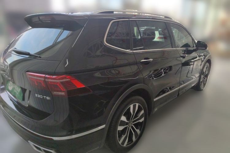 Used Volkswagen Tiguan L 2022 330TSI Automatic Two-Wheel Drive R-Line Enhanced Edition Rear Right 45 Deg