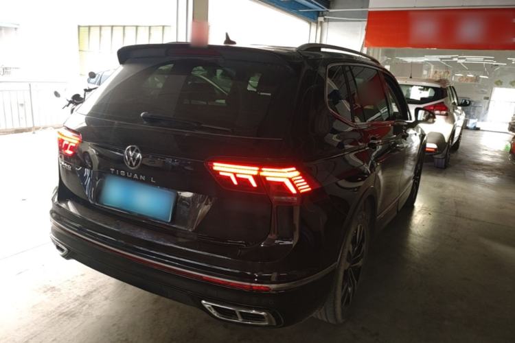Used Volkswagen Tiguan L 2022 330TSI Automatic Two-Wheel Drive R-Line Enhanced Edition Rear Right 45 Deg