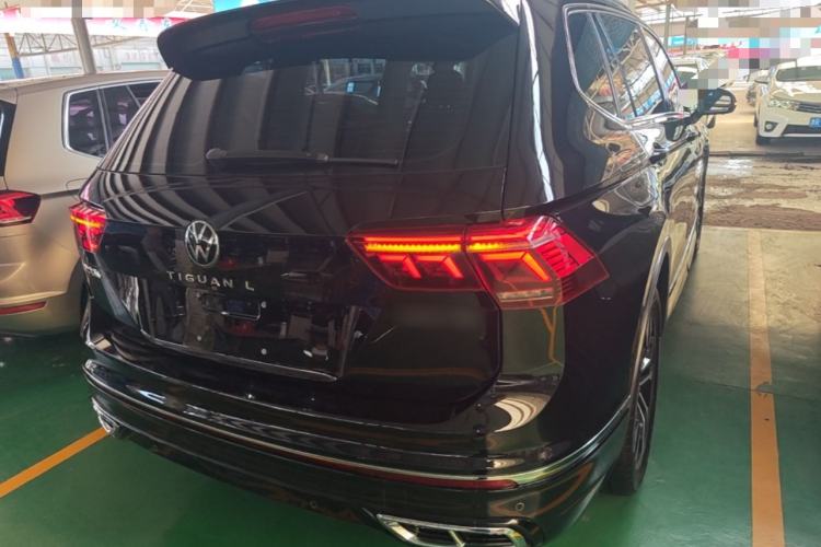 Used Volkswagen Tiguan L 2022 330TSI Automatic Two-Wheel Drive R-Line Enhanced Edition Rear Right 45 Deg