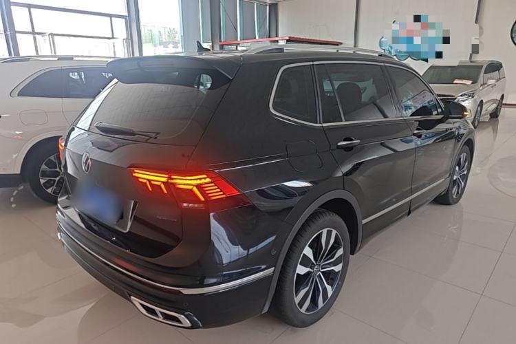 Used Volkswagen Tiguan L 2022 380TSI Automatic All-Wheel Drive R-Line Enhanced Comfort 7-Seater Rear Right 45 Deg