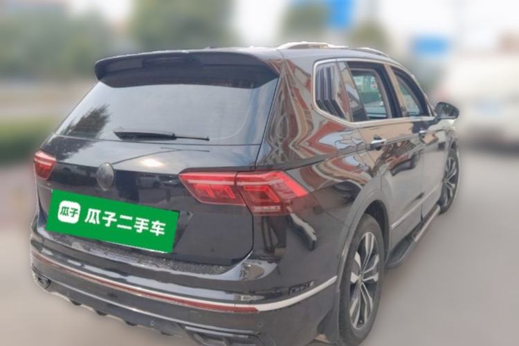 Used Volkswagen Tiguan L 2022 330TSI Automatic Two-Wheel Drive R-Line Enhanced Edition Rear Right 45 Deg