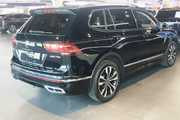 Used Volkswagen Tiguan L 2022 330TSI Automatic Two-Wheel Drive R-Line Flagship Edition Rear Right 45 Deg