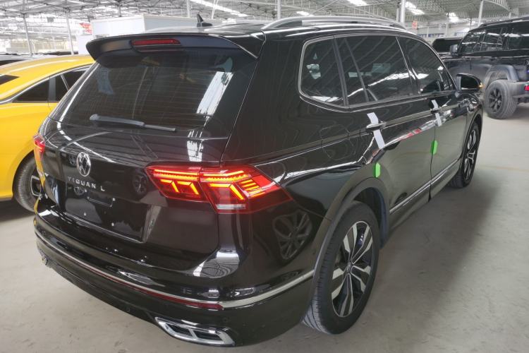 Used Volkswagen Tiguan L 2022 330TSI Automatic Two-Wheel Drive R-Line Enhanced Edition Rear Right 45 Deg