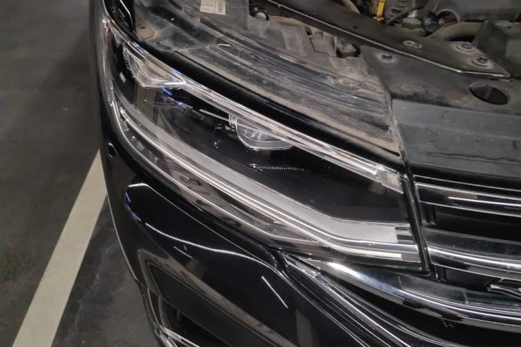 Used Volkswagen Tiguan L 2022 380TSI Automatic All-Wheel Drive R-Line Enhanced Comfort 7-Seater Right Front Headlight