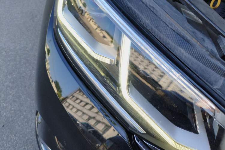 Used Volkswagen Tiguan L 2022 380TSI Automatic All-Wheel Drive R-Line Flagship 7-Seater Right Front Headlight