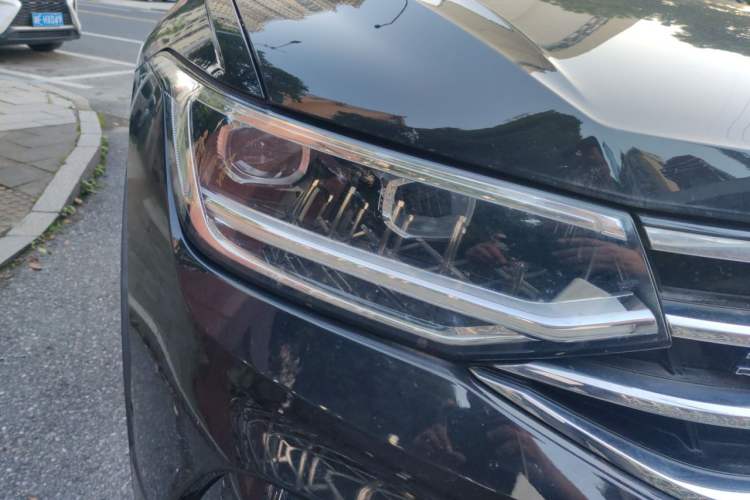 Used Volkswagen Tiguan L 2022 330TSI Automatic Two-Wheel Drive R-Line Enhanced Edition Right Front Headlight