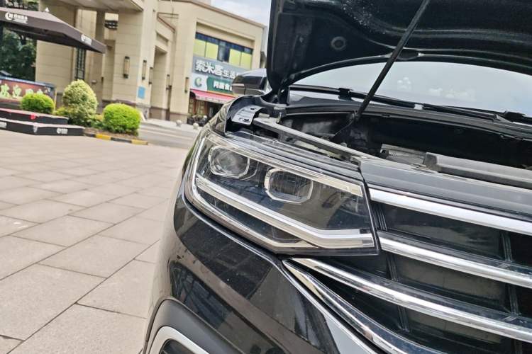 Used Volkswagen Tiguan L 2022 330TSI Automatic Two-Wheel Drive Smart Edition Right Front Headlight