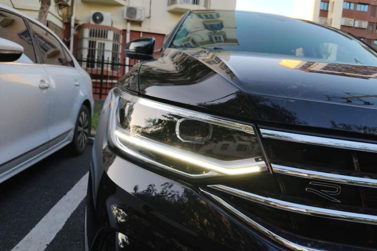 Used Volkswagen Tiguan L 2022 330TSI Automatic Two-Wheel Drive R-Line Enhanced Edition Right Front Headlight