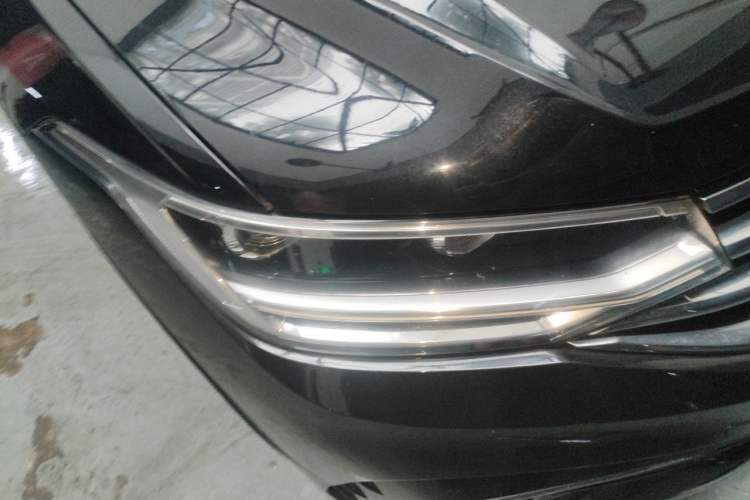 Used Volkswagen Tiguan L 2022 330TSI Automatic Two-Wheel Drive R-Line Enhanced Edition Right Front Headlight