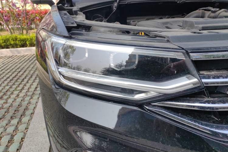 Used Volkswagen Tiguan L 2022 330TSI Automatic Two-Wheel Drive R-Line Enhanced Edition Right Front Headlight