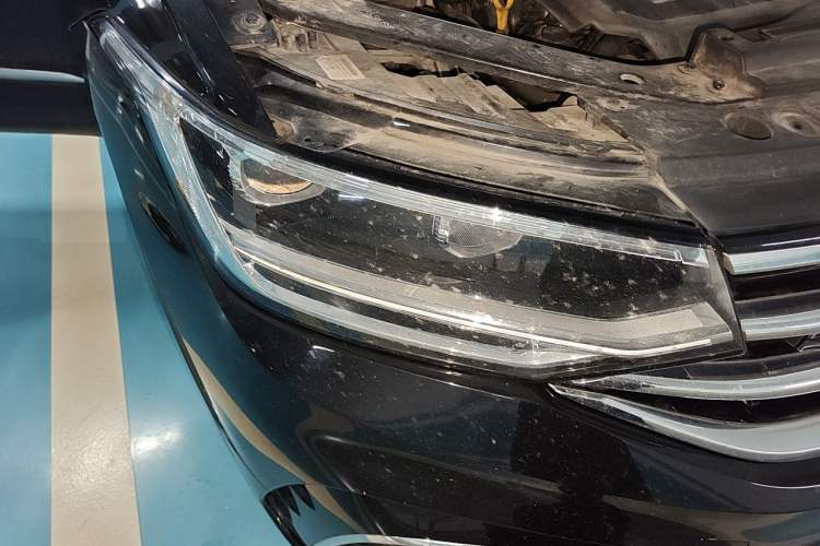 Used Volkswagen Tiguan L 2022 330TSI Automatic Two-Wheel Drive R-Line Enhanced Edition Right Front Headlight