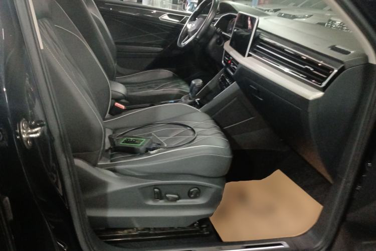 Used Volkswagen Tiguan L 2022 330TSI Automatic Two-Wheel Drive R-Line Enhanced Edition Right Front Seat