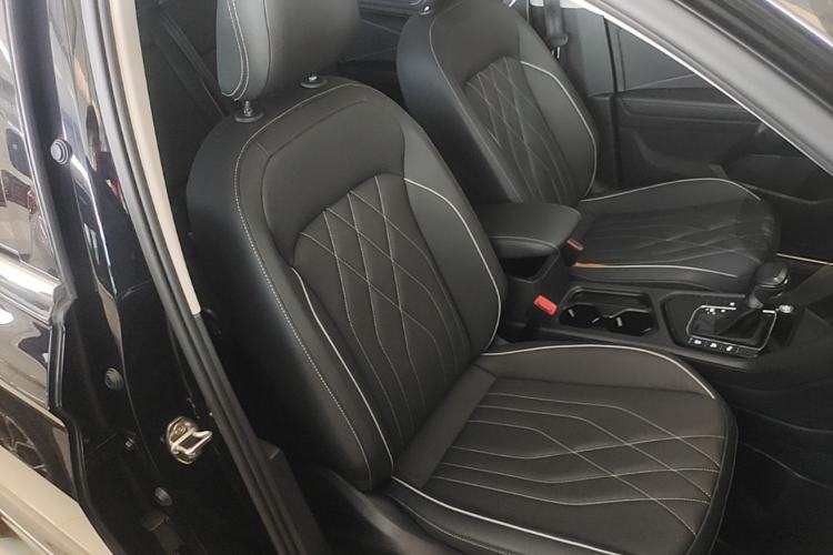 Used Volkswagen Tiguan L 2022 330TSI Automatic Two-Wheel Drive R-Line Enhanced Edition Right Front Seat