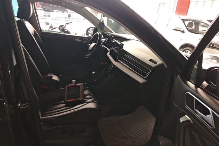 Used Volkswagen Tiguan L 2022 330TSI Automatic Two-Wheel Drive R-Line Enhanced Edition Right Front Seat