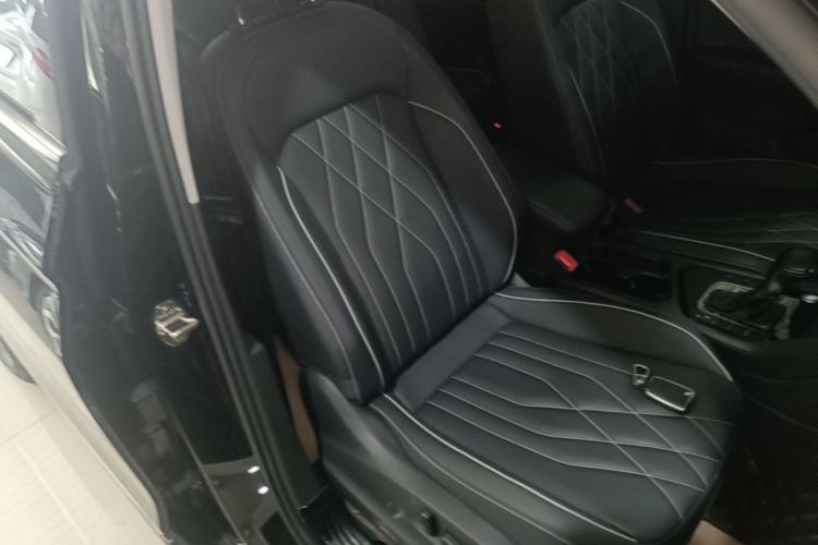 Used Volkswagen Tiguan L 2022 330TSI Automatic Two-Wheel Drive Smart Edition Right Front Seat