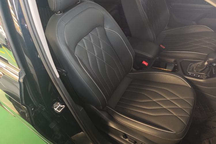 Used Volkswagen Tiguan L 2022 330TSI Automatic Two-Wheel Drive R-Line Enhanced Edition Right Front Seat