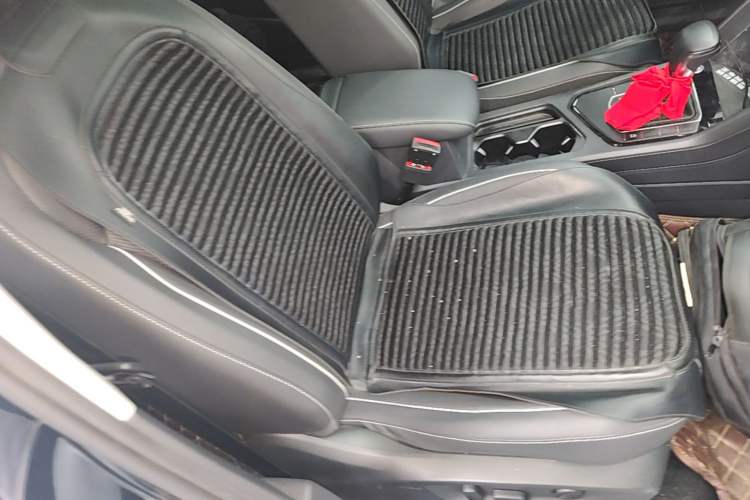 Used Volkswagen Tiguan L 2022 330TSI Automatic Two-Wheel Drive Smart Edition Right Front Seat