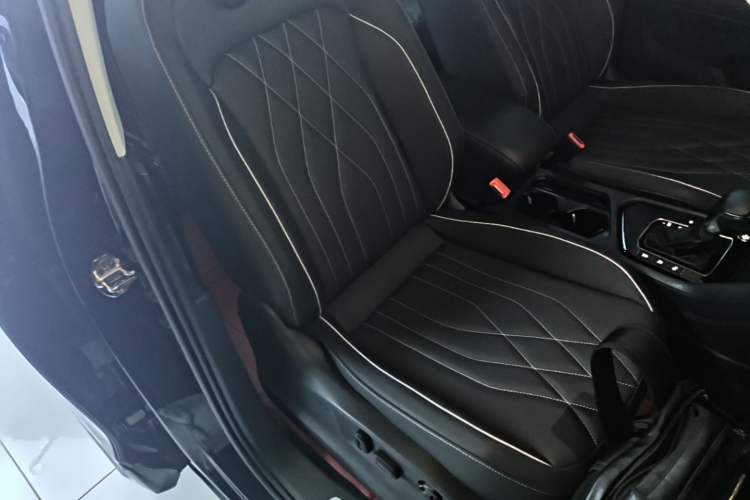 Used Volkswagen Tiguan L 2022 330TSI Automatic Two-Wheel Drive R-Line Enhanced Edition Right Front Seat