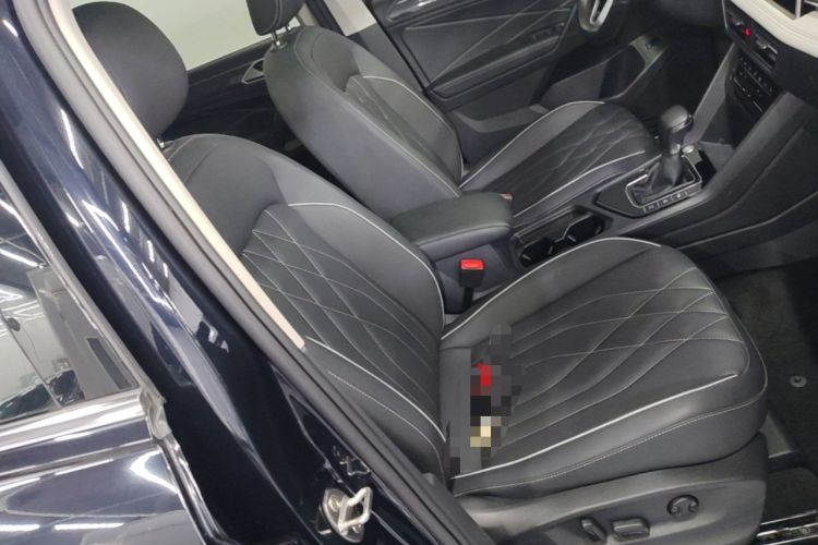 Used Volkswagen Tiguan L 2022 330TSI Automatic Two-Wheel Drive R-Line Enhanced Edition Right Front Seat