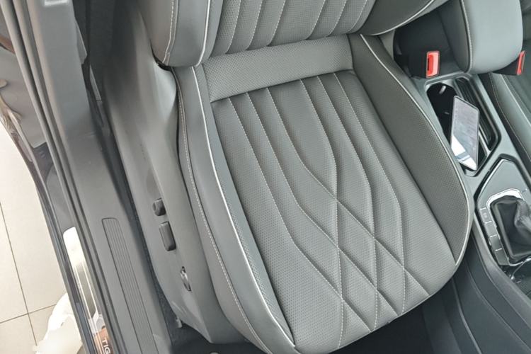 Used Volkswagen Tiguan L 2022 330TSI Automatic Two-Wheel Drive Smart Edition Right Front Seat