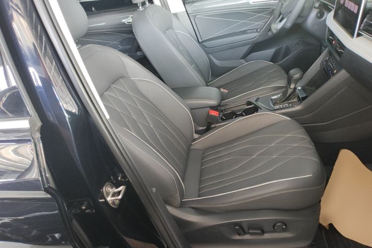 Used Volkswagen Tiguan L 2022 330TSI Automatic Two-Wheel Drive R-Line Enhanced Edition Right Front Seat