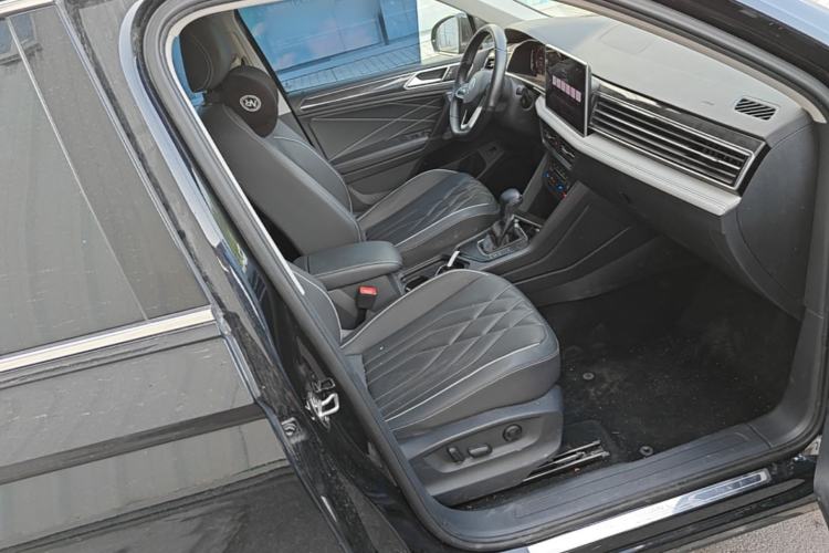 Used Volkswagen Tiguan L 2022 330TSI Automatic Two-Wheel Drive Smart Edition Right Front Seat