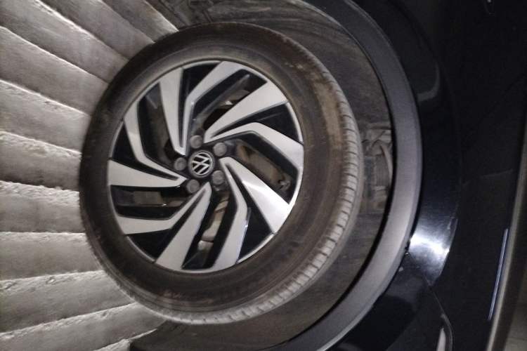Used Volkswagen Tiguan L 2022 330TSI Automatic Two-Wheel Drive Smart Edition Right Front Wheel Hub