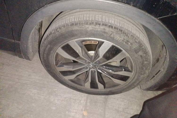 Used Volkswagen Tiguan L 2022 330TSI Automatic Two-Wheel Drive R-Line Enhanced Edition Right Front Wheel Hub