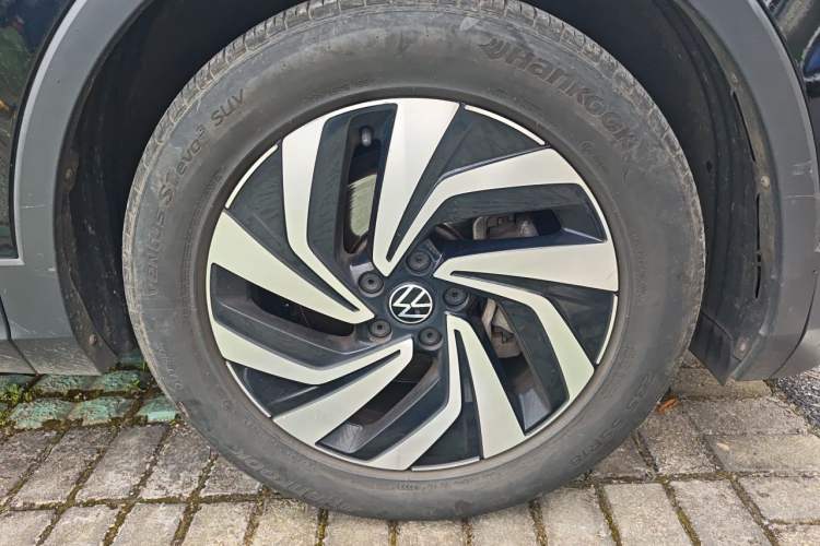 Used Volkswagen Tiguan L 2022 330TSI Automatic Two-Wheel Drive Smart Edition Right Front Wheel Hub