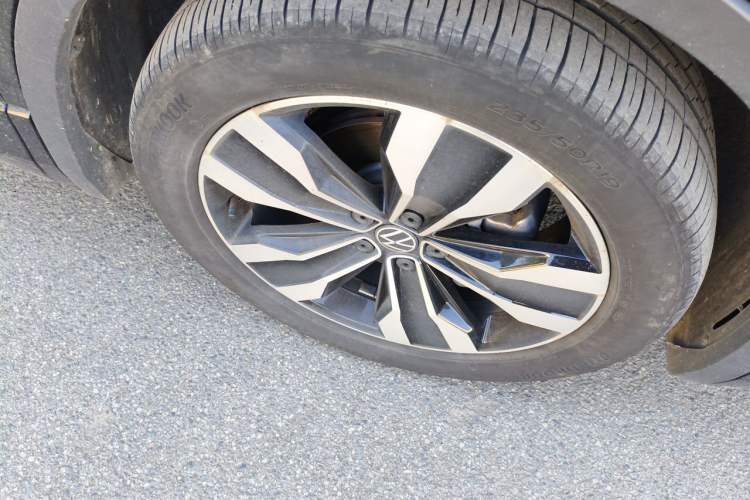 Used Volkswagen Tiguan L 2022 380TSI Automatic All-Wheel Drive R-Line Flagship 7-Seater Right Front Wheel Hub