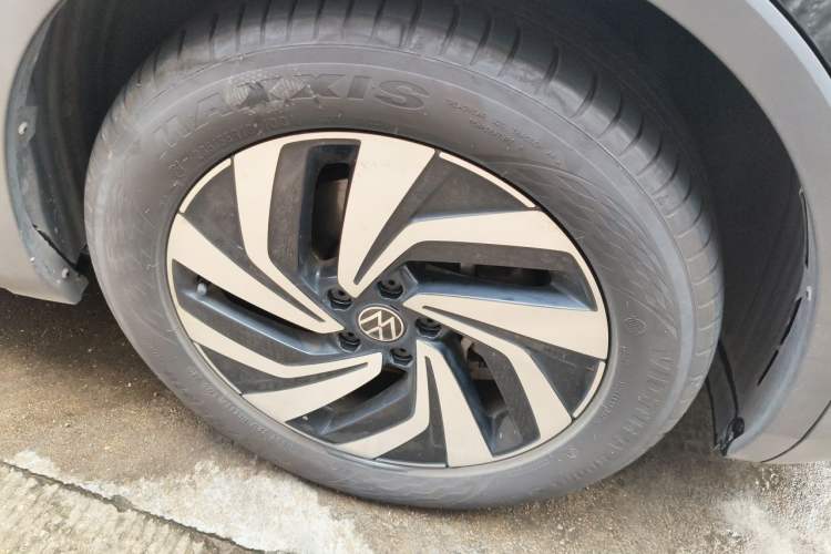 Used Volkswagen Tiguan L 2022 330TSI Automatic Two-Wheel Drive Smart Edition Right Front Wheel Hub