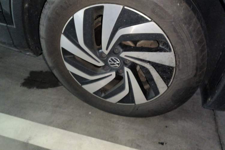 Used Volkswagen Tiguan L 2022 330TSI Automatic Two-Wheel Drive Smart Edition Right Front Wheel Hub