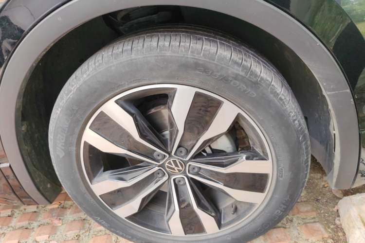 Used Volkswagen Tiguan L 2022 330TSI Automatic Two-Wheel Drive R-Line Enhanced Edition Right Front Wheel Hub