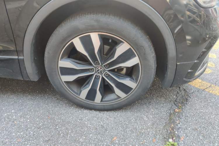 Used Volkswagen Tiguan L 2022 330TSI Automatic Two-Wheel Drive R-Line Enhanced Edition Right Front Wheel Hub