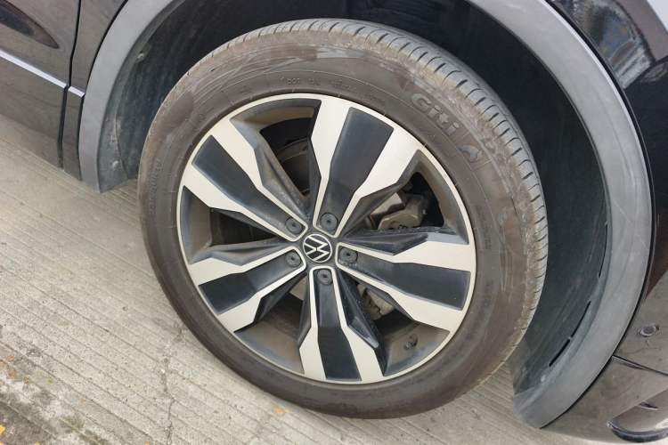 Used Volkswagen Tiguan L 2022 330TSI Automatic Two-Wheel Drive R-Line Enhanced Edition Right Front Wheel Hub