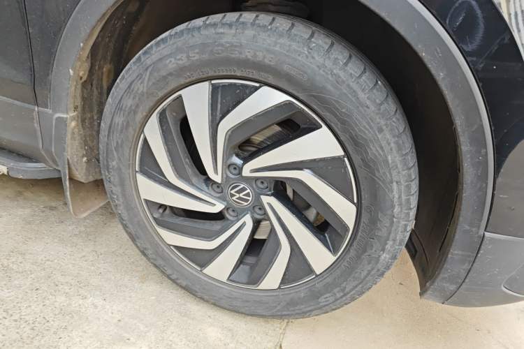 Used Volkswagen Tiguan L 2022 330TSI Automatic Two-Wheel Drive Smart Edition Right Front Wheel Hub