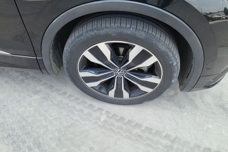 Used Volkswagen Tiguan L 2022 330TSI Automatic Two-Wheel Drive R-Line Enhanced Edition Right Front Wheel Hub