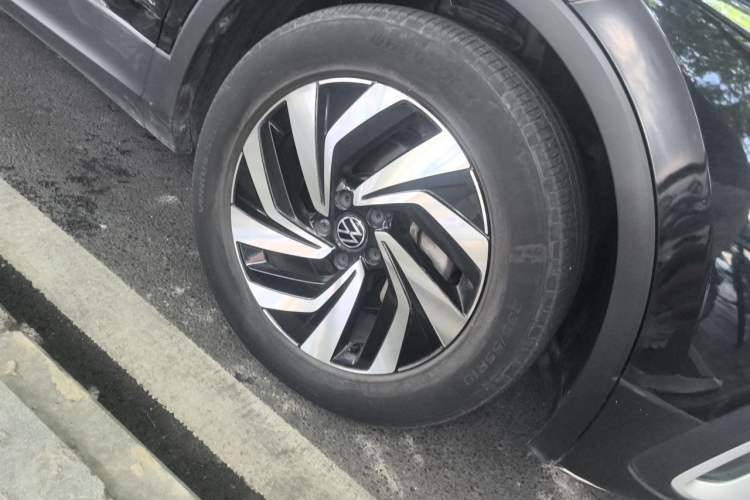 Used Volkswagen Tiguan L 2022 330TSI Automatic Two-Wheel Drive Smart Edition Right Front Wheel Hub