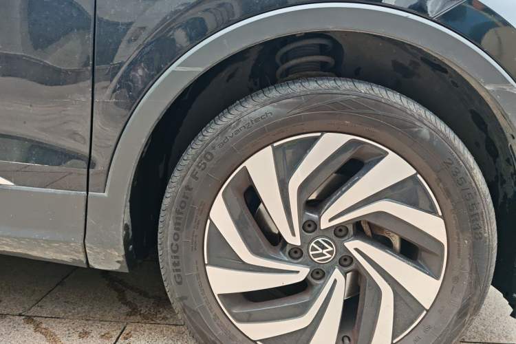 Used Volkswagen Tiguan L 2022 330TSI Automatic Two-Wheel Drive Smart Edition Right Front Wheel Hub